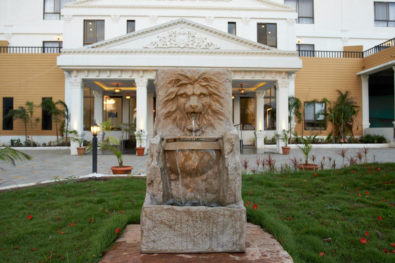 Sanskruti Heritage Resort Ширди Экстерьер фото